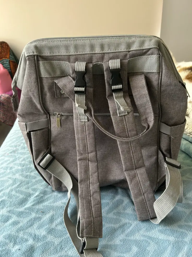 Mochila pañalera Infanti gris con múltiples compartimentos - 3