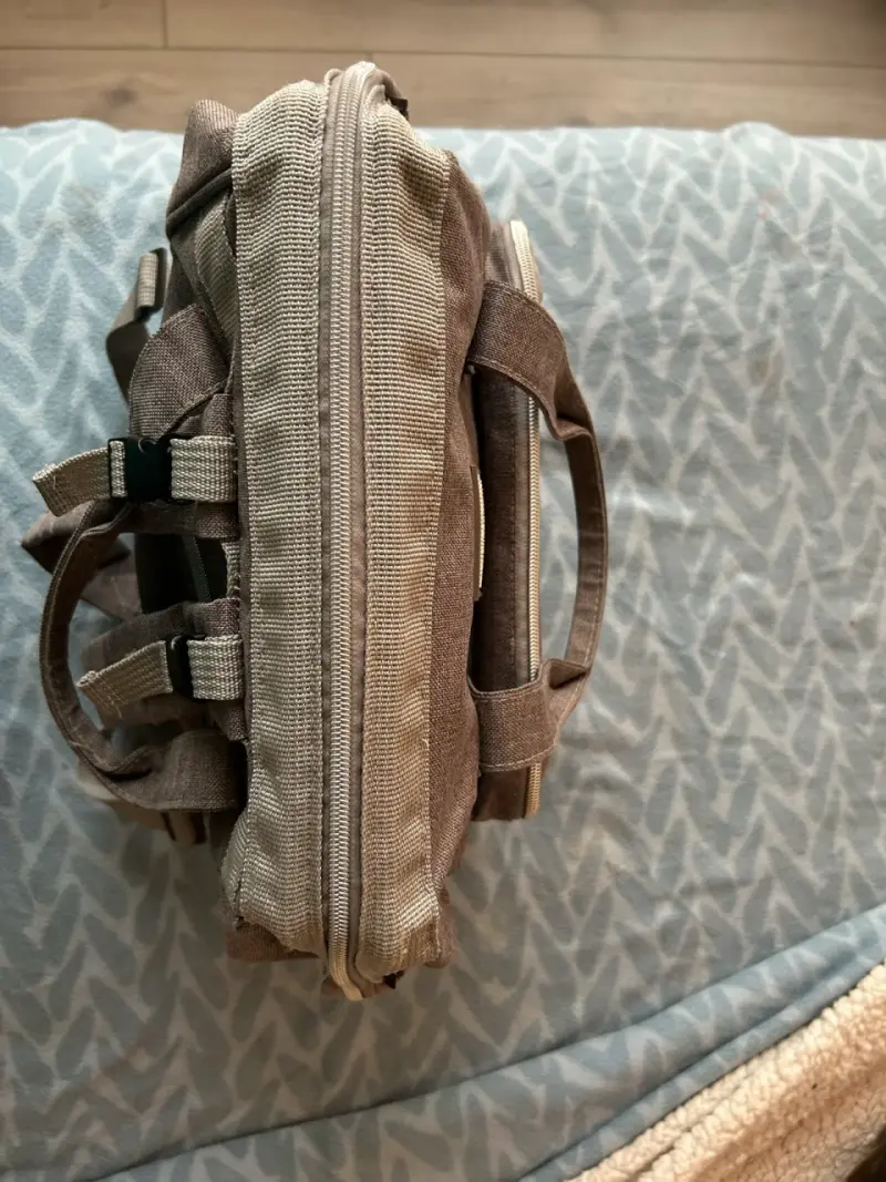 Mochila pañalera Infanti gris con múltiples compartimentos - 5