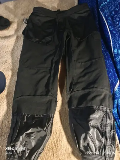 Pantalones de senderismo impermeables negros - miniatura 4