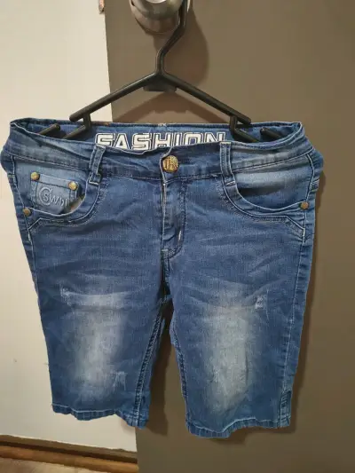 Bermudas de mezclilla para hombre estilo casual - miniatura 1