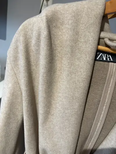 Abrigo largo beige con capucha Zara - miniatura 3