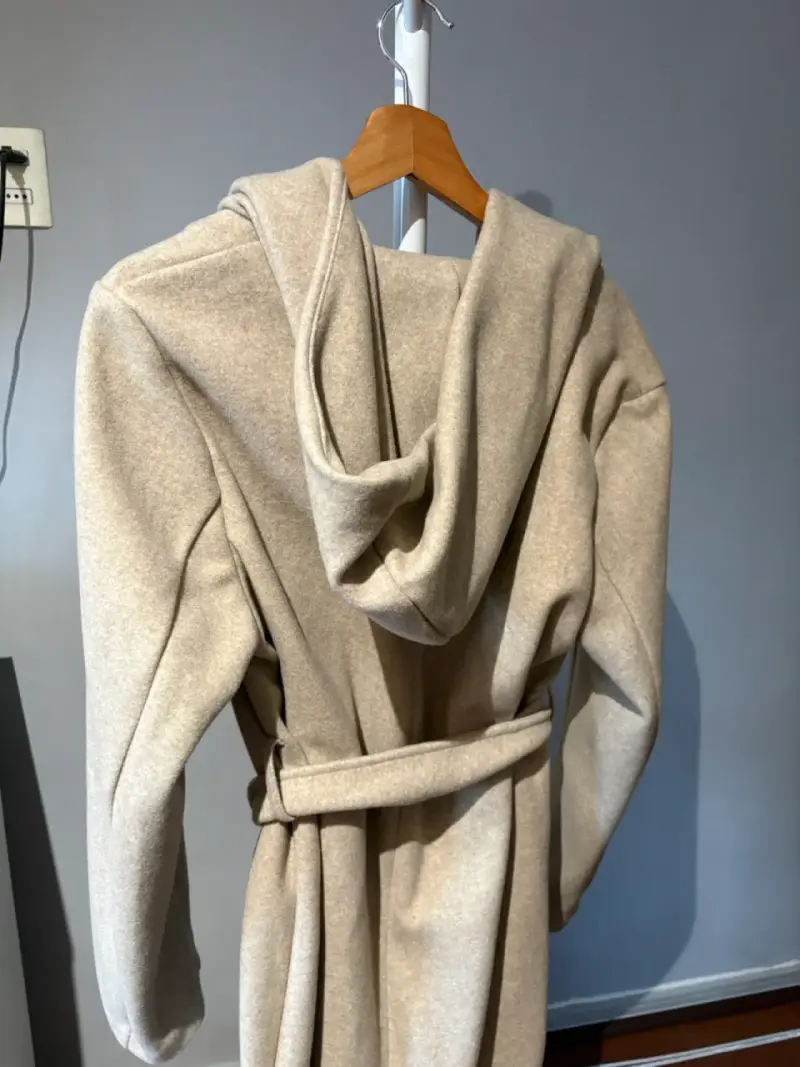 Abrigo largo beige con capucha Zara - 4