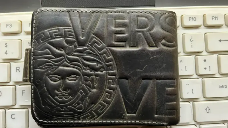 Billetera de cuero Versace negra con logo - 4