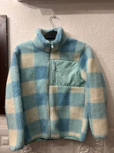 Chaqueta polar a cuadros azul y beige para mujer - miniatura 1