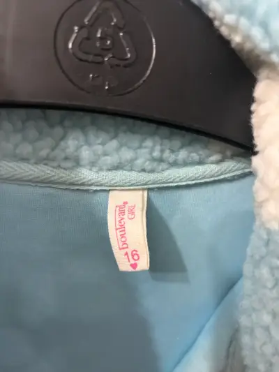 Chaqueta polar a cuadros azul y beige para mujer - miniatura 2