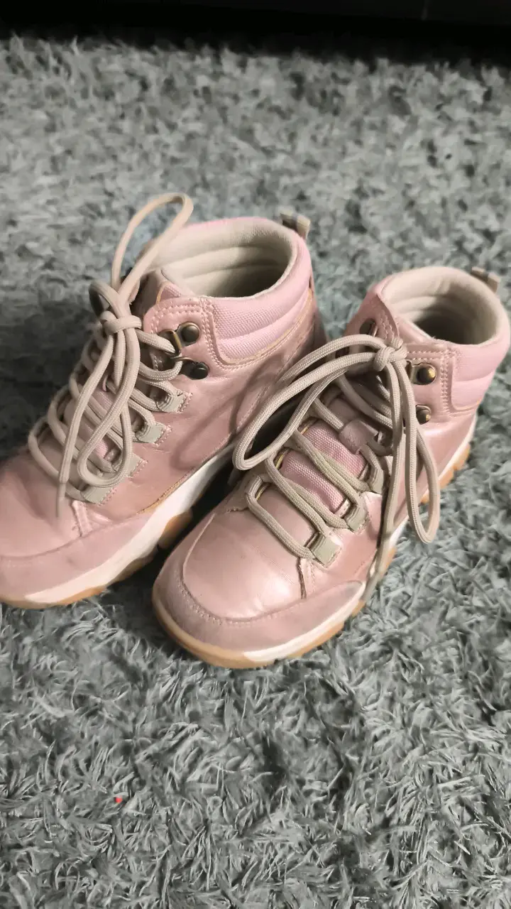 Botines rosados para niña con cordones - 3