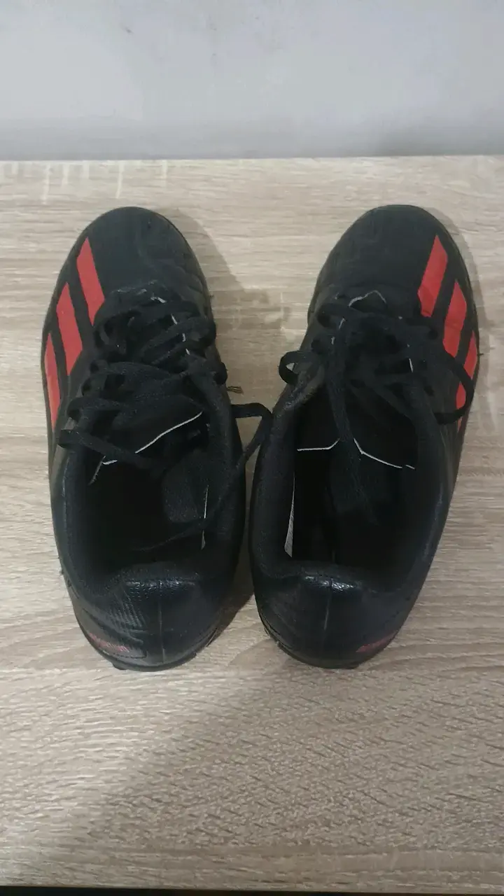 Zapatillas de futbol Adidas, Talla 38 - 2