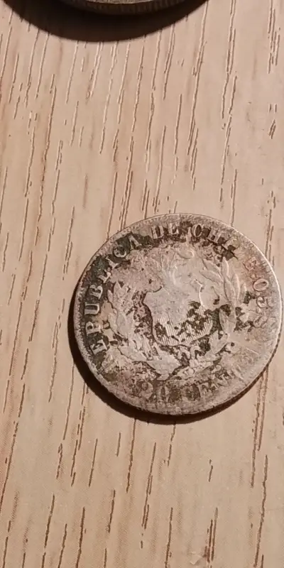 Moneda antigua coleccionable desgastada - miniatura 2