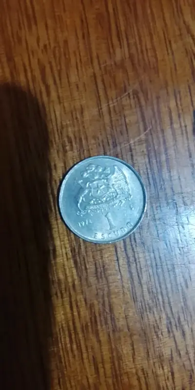 Moneda chilena de 100 pesos 2010 - miniatura 2