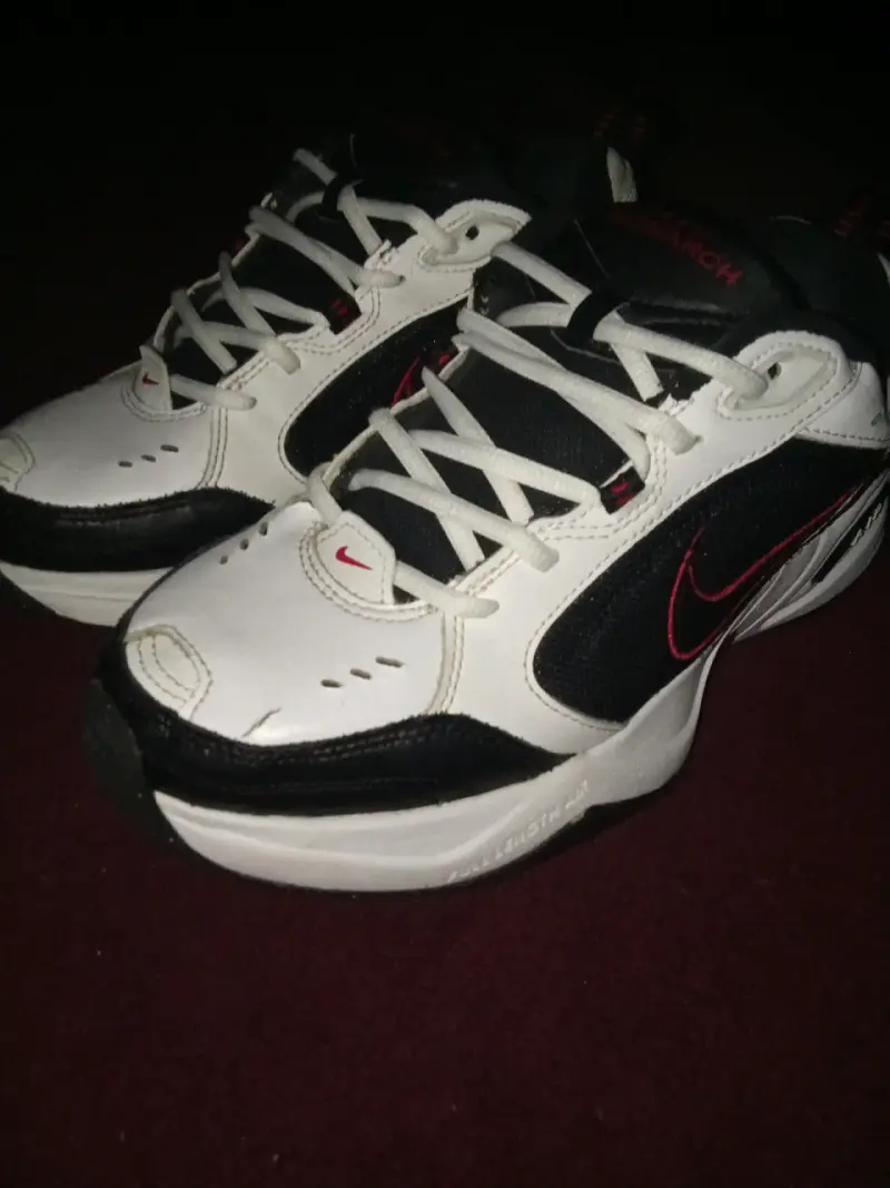Zapatillas Nike Air monarch blancas y negras - 2