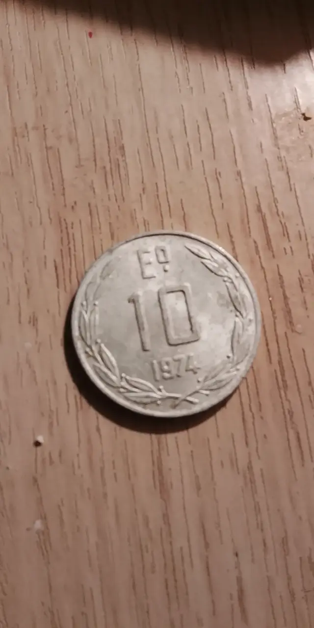 Moneda antigua de Chile con cóndor - 2