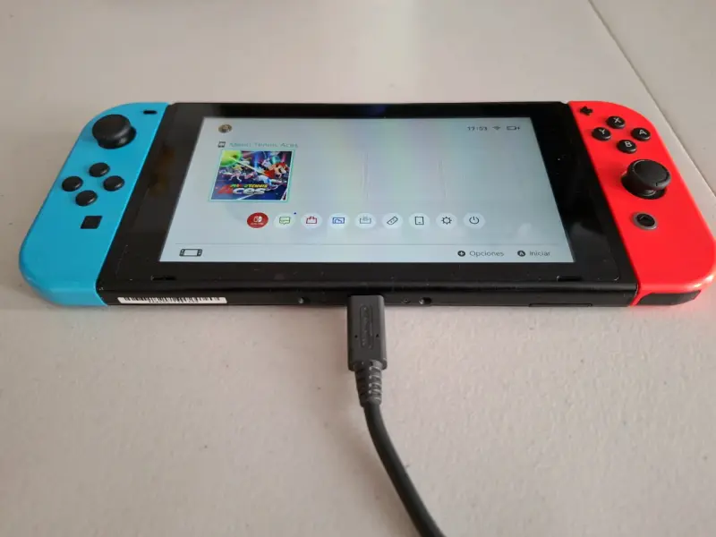 Nintendo Switch con accesorios - 2
