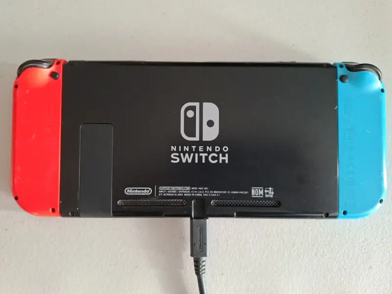 Nintendo Switch con accesorios - 3