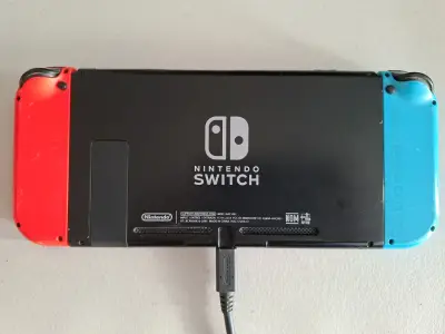 Nintendo Switch con accesorios - miniatura 3