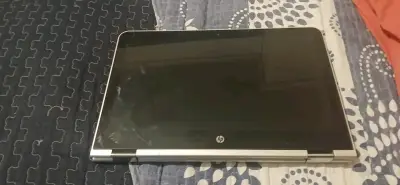 Laptop HP Pavilion x360 convertible en buen estado - miniatura 1