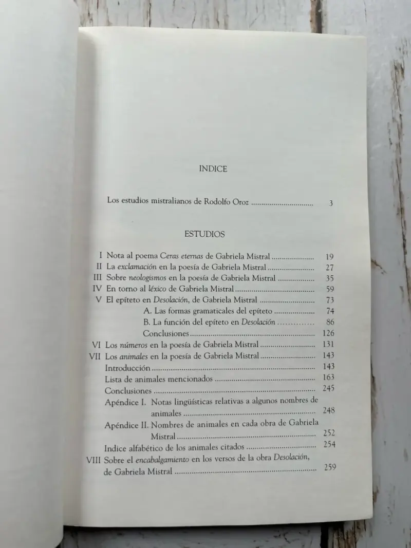 Libro 'Estudios Mistralianos de Rodolfo Oroz' - 4