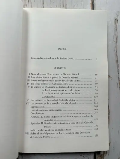 Libro 'Estudios Mistralianos de Rodolfo Oroz' - miniatura 4