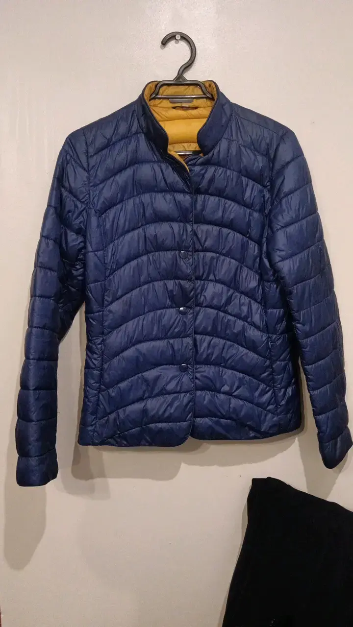 Chaqueta acolchada azul y amarilla - 2