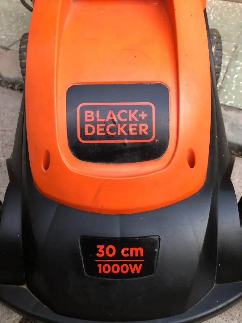 Cortacésped Eléctrico Black+Decker 1000W 30cm - 2