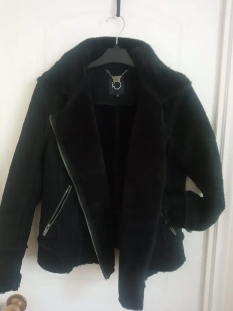Chaqueta negra con piel interior talla 42 - 2