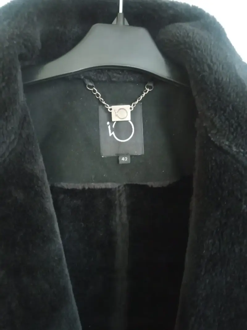 Chaqueta negra con piel interior talla 42 - 3
