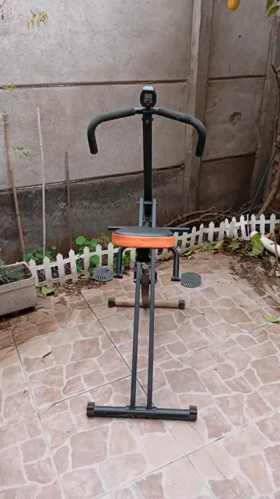 Máquina de ejercicios vertical para abdominales - miniatura 2