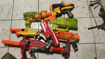 Lote de pistolas Nerf de varios modelos - miniatura 1