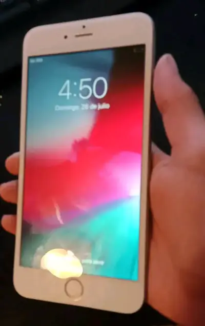 iPhone 6 Plus 16GB color Plata en buen estado - miniatura 1