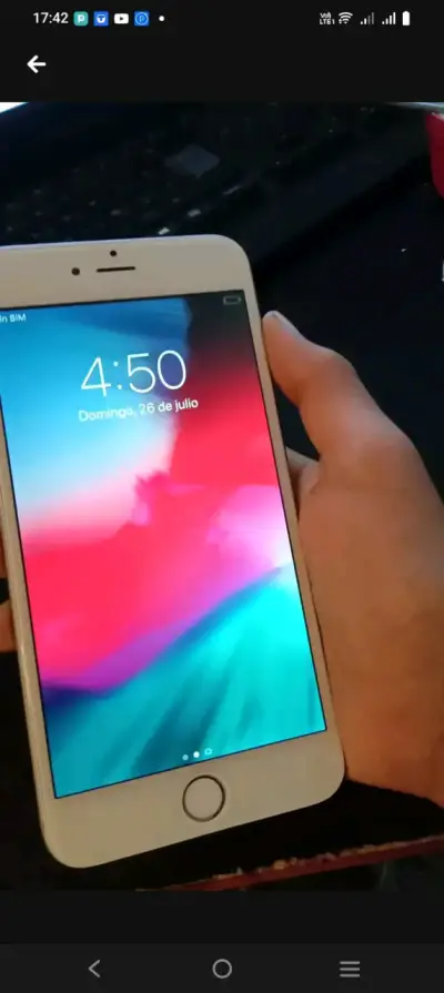 iPhone 6 Plus 16GB color Plata en buen estado - miniatura 2
