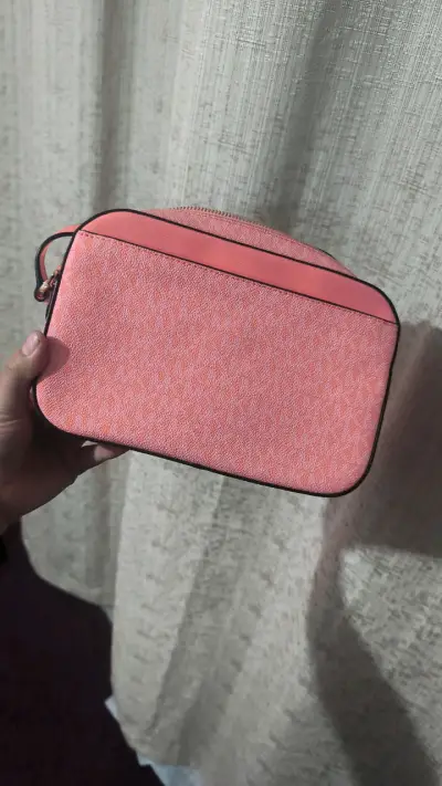 Bolso cruzado Michael Kors rosa con cadena - miniatura 3