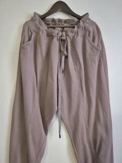 Pantalones deportivos DKNY color rosa para mujer - miniatura 4