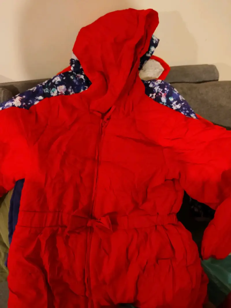 Abrigo rojo para niñas - 3