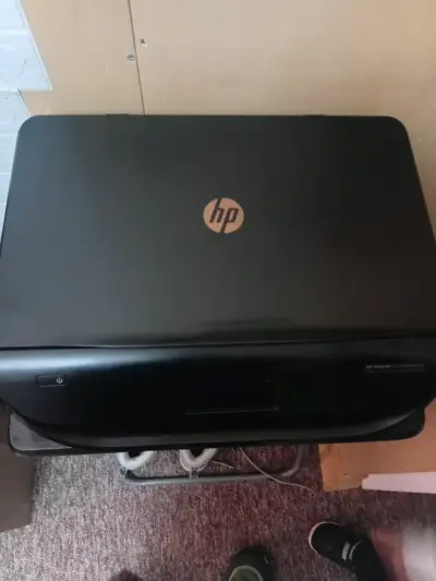 Impresora multifuncional HP DeskJet Ink Advantage 4535 - miniatura 2
