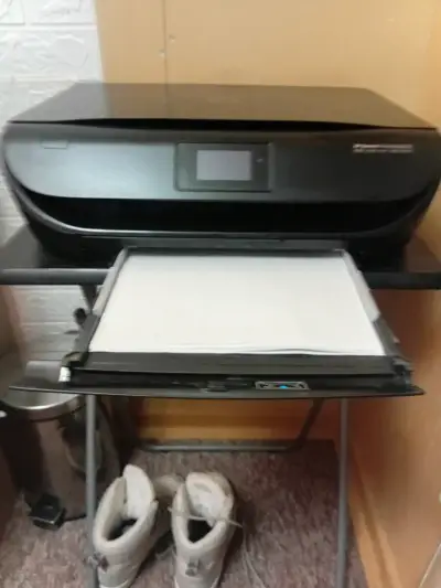Impresora multifuncional HP DeskJet Ink Advantage 4535 - miniatura 3