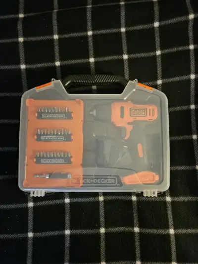 Taladro Atornillador Inalámbrico Black+Decker 12V - miniatura 1