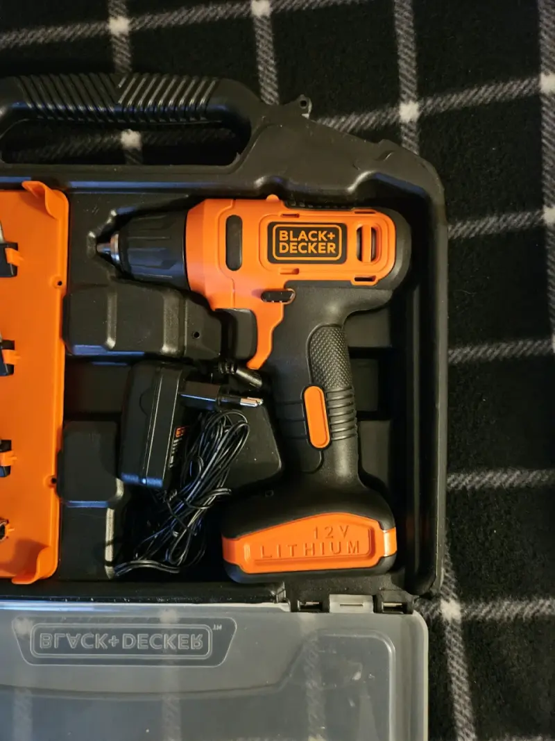 Taladro Atornillador Inalámbrico Black+Decker 12V - 2