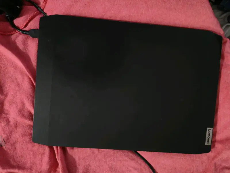 Laptop Lenovo Ideapad con SSD y HDD - 1