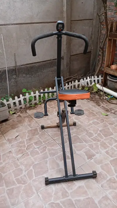 Máquina de ejercicios escaladora con asiento - miniatura 1