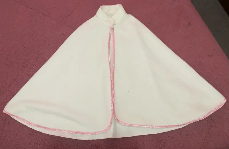 Vestido de niña con flores y capa - 2