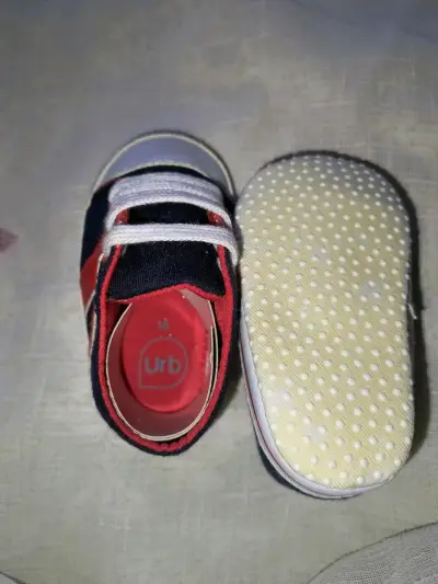 Zapatillas para bebé azul y rojo con cordones - miniatura 2