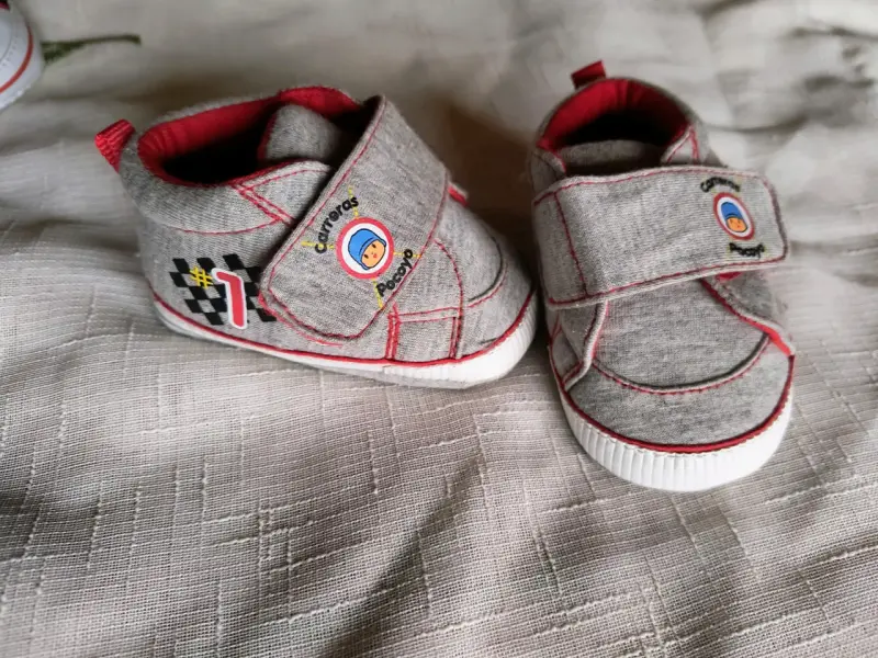 Zapatillas de bebé Pocoyo grises con velcro - 1