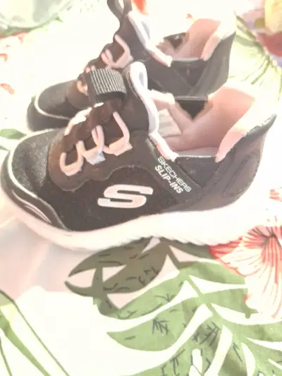 Zapatillas Skechers Slip-ins para niños negras - miniatura 1