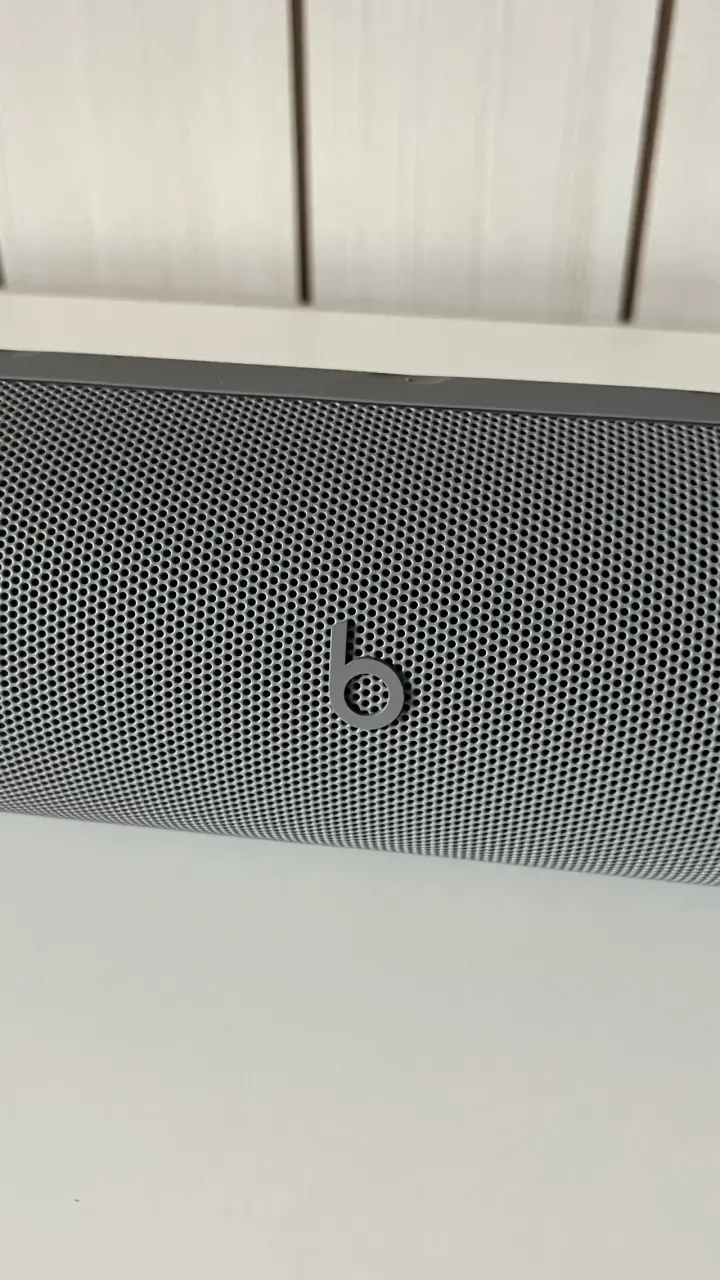 Parlante beats pill x kim kardashian - 2