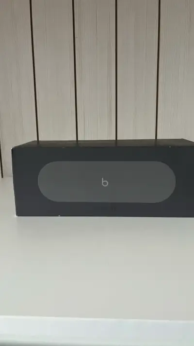 Parlante beats pill x kim kardashian - miniatura 3