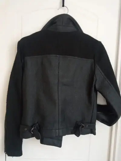 Chaqueta negra Basement talla S con cierre - miniatura 3