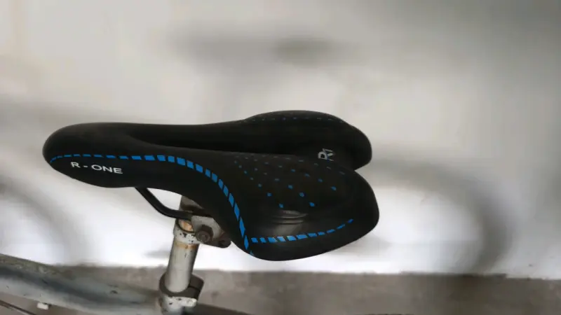 Bicicleta BMX con diseño deportivo - 4