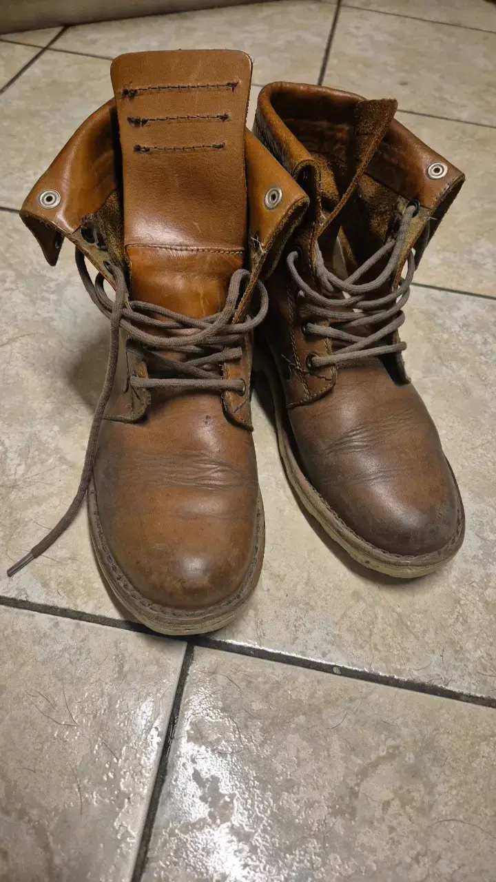 Botas de cuero café para mujer Cat - 1