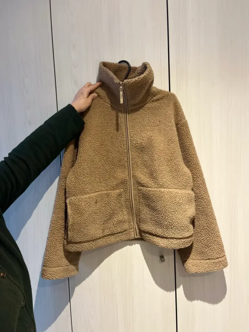 Chaqueta de lana sintética beige con cierre H&M