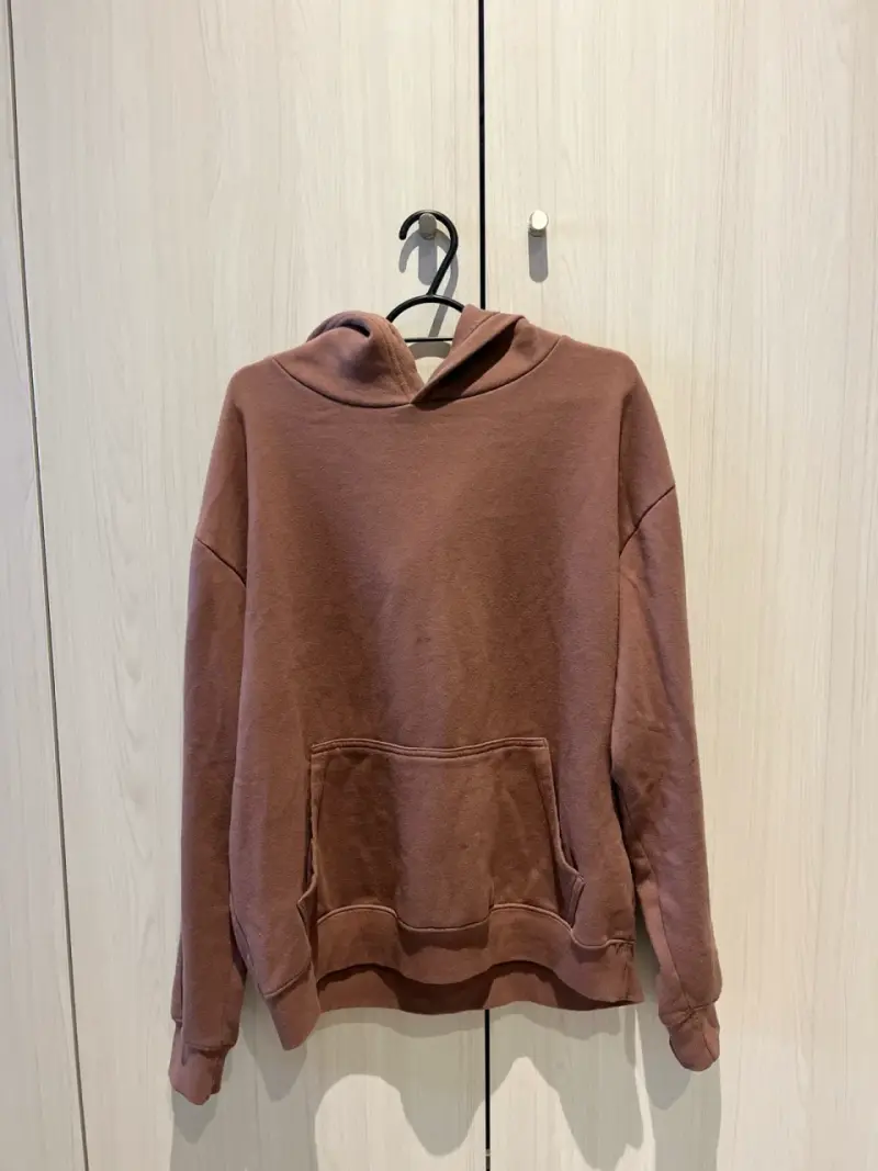 Polerón con capucha marrón unisex