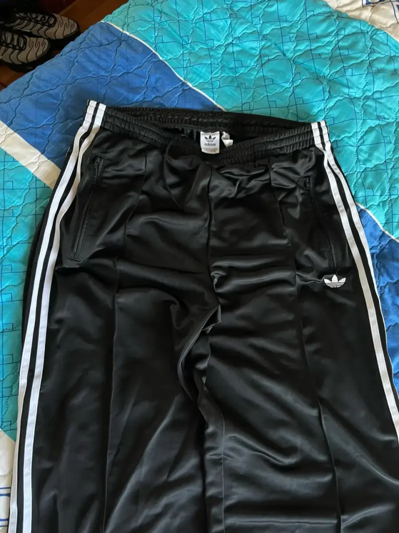 Pantalones deportivos Adidas negros con franjas - 2